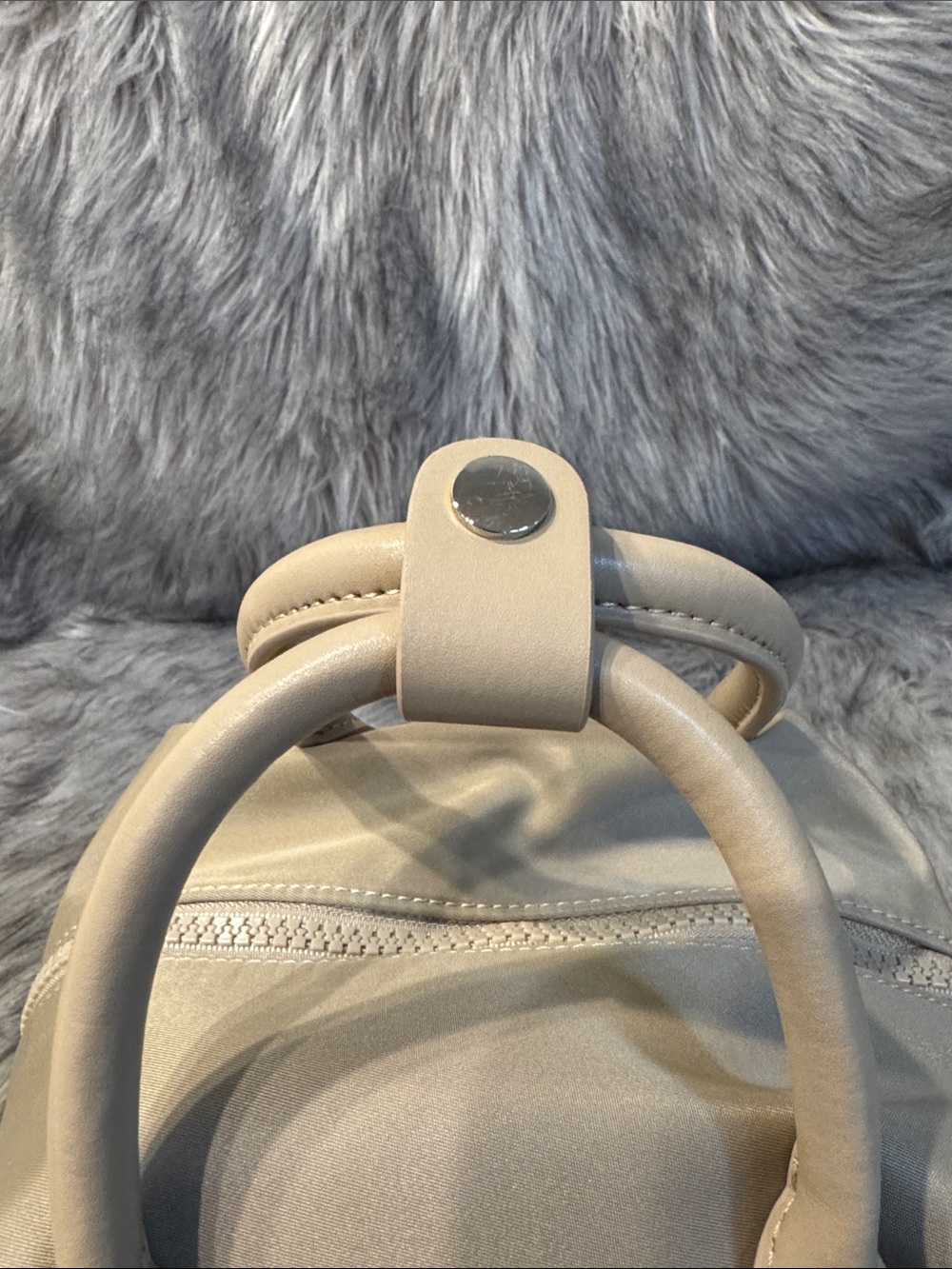 PRICE FIRM Lux & Nyx Women's Beige Twist-Front Top Handle Bag - Picture 4 of 9